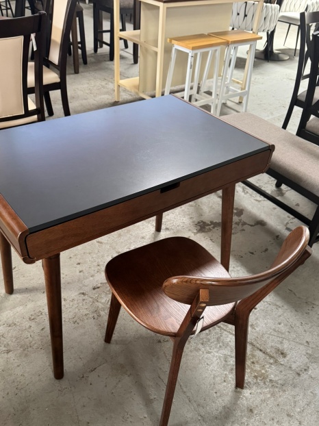 Ejemplo de muebles recibidos por importador