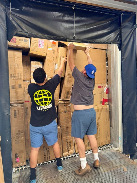 Organización de muebles dentro del contenedor